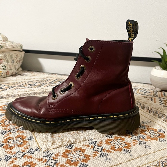 DR MARTENS— burgundy - Picture 2 of 6